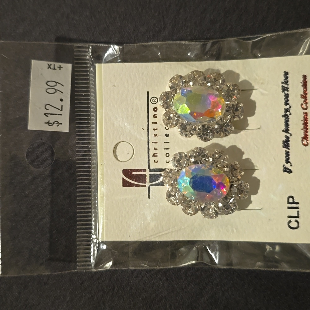 5 for $ 25 Bundle deal - NWT Silver and Iridescent Gem Clip Earrings - Picture 4 of 4